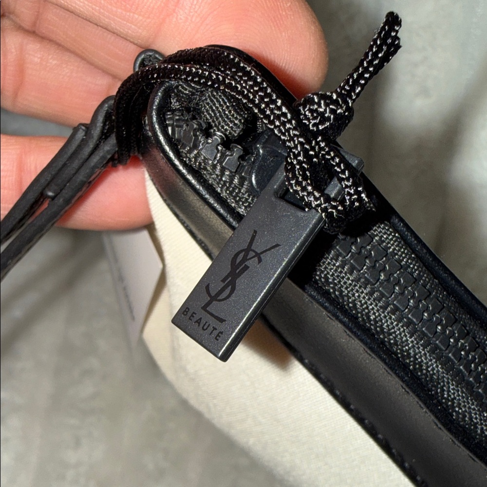 Yves Saint Laurent Black and Cream Cosmetic Bag - Picture 6 of 9